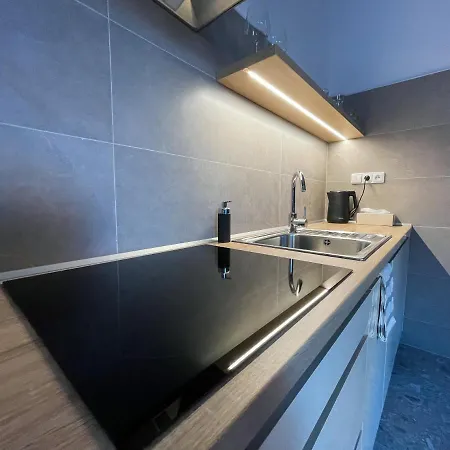 Modern Living In Centre Apartment