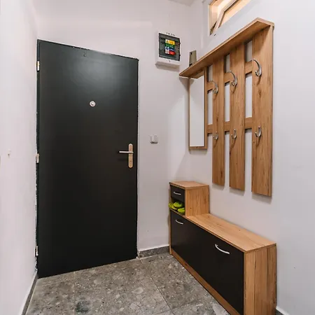 Apartment Modern Living In Centre *